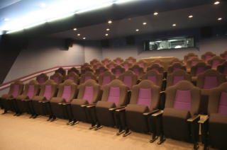 試写室 音響設備・映像設備・スクリーン設備