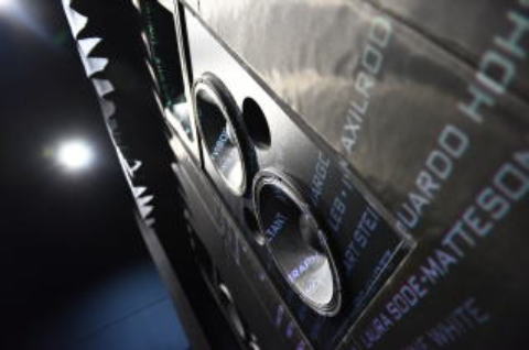 ���{�̉f���ݔ��E��������